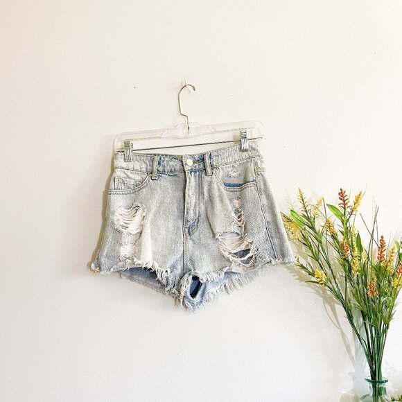 ☀️ URBAN OUTFITTERS BDG Super High Rise Cheeky Shorts 26 Boho Denim Distressed - Picture 1 of 6